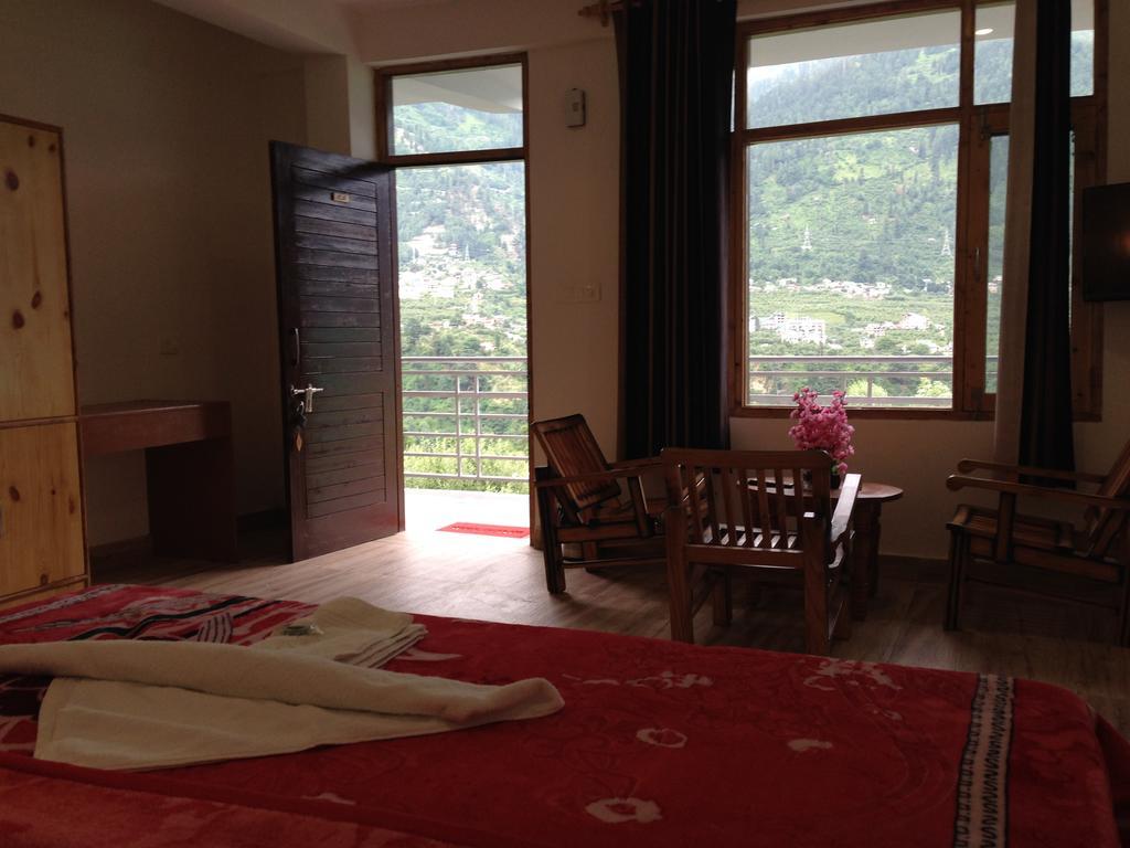 Akash Hills Guest house Manali (Himachal Pradesh)